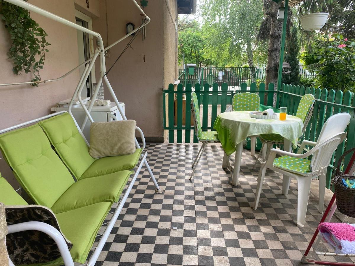 Grany'S Retro Guesthouse Near Budapest Airport Vecsés Dış mekan fotoğraf